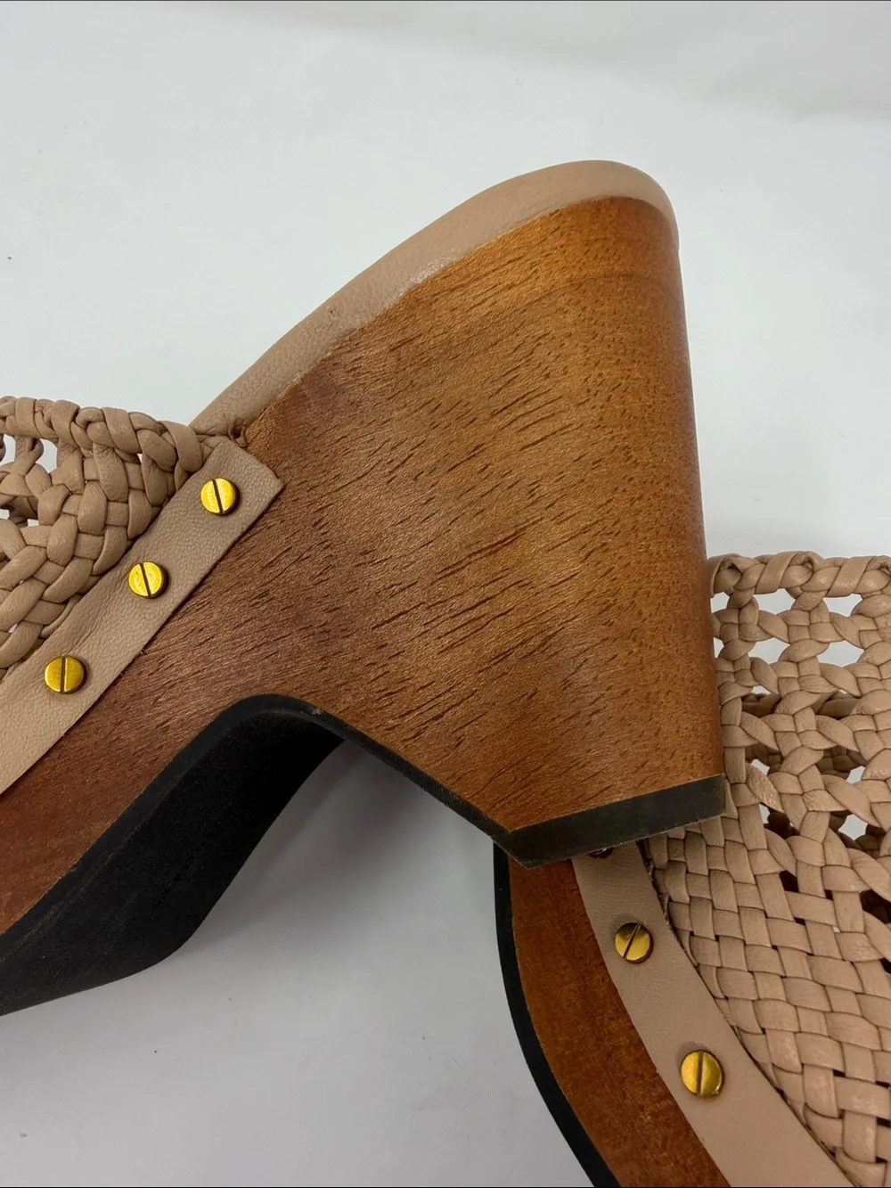Veronica Beard Woven Tan Leather Clog Mules Size 6.5 Excellent Condition
